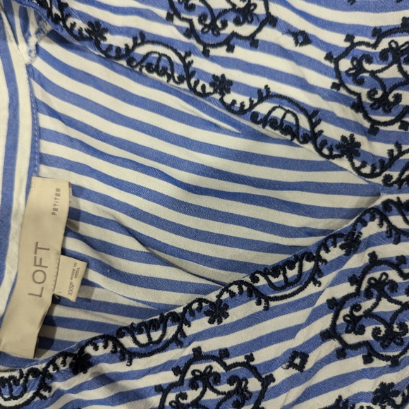 blouse - Picture 2 of 2